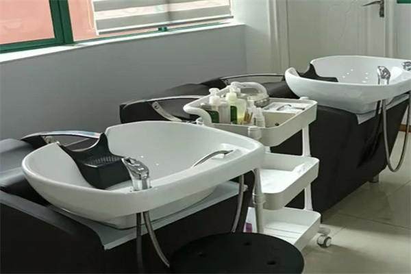 深圳倍生植发中 心地址电话及营业时间: