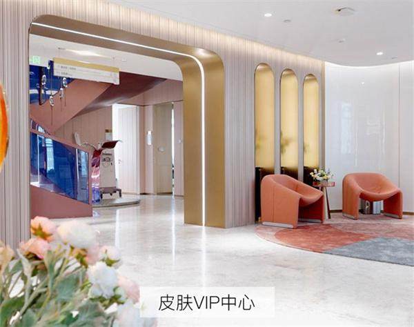 三、玻尿酸丰唇唇周服务：专属定制的饱满柔润唇形