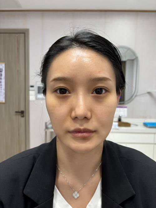 威海董立鹏星范整形医院预约挂号方式：