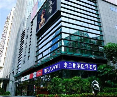 二、黄金超声炮舒敏护理：高性价比的轮廓提升抗衰方案