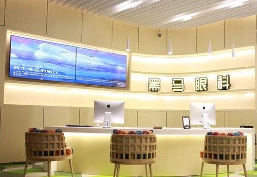 杭州黑马眼科杜新华手术成功率如何？千例术后视力1.0+的飞秒激光医师坐诊