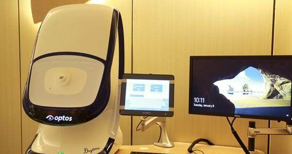 上班族摆脱厚镜片烦恼！杭州黑马眼科半飞秒手术摘镜满月，视力达 5.1 效果显著 