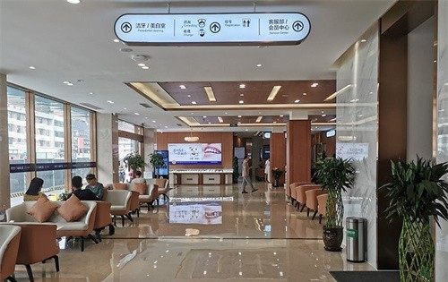 成都新桥口腔医院（蜀汉店）黄清川爱尔创瓷倍健全瓷贴面999元，质保两年售后无忧