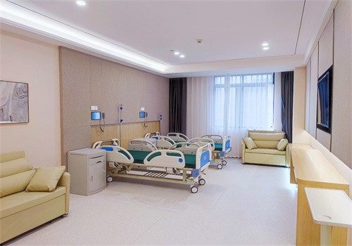 南宁爱尔眼科医院曹珊医师成人摘镜激光近视矫正术前全套检查仅9.9元起