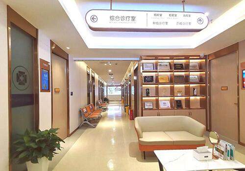 成都新桥口腔医院蜀汉店汪跃峰医生舒适拔除上智齿与尽头牙249元起，高口碑大优惠专业服务值得信赖