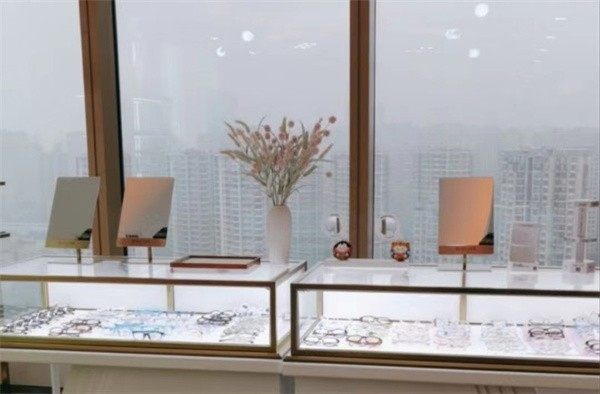 南京维视眼科医院超广角眼底照相仅95元，蔡磊琳院长团队精查眼底隐患