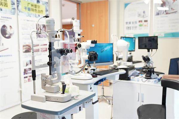 广州爱尔眼科医院蓝卫忠儿童青少年视力检查医学验光，全项眼健康检查补贴74元起科学精准防控近视